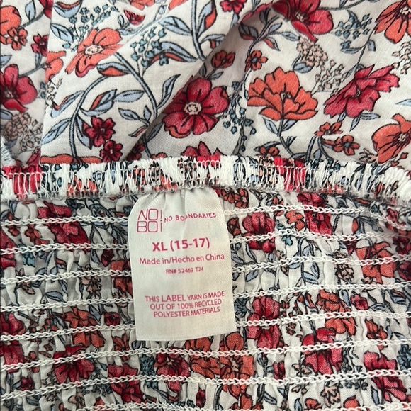 No Boundaries- Floral Red and White Women's Top - Picture 7 of 7